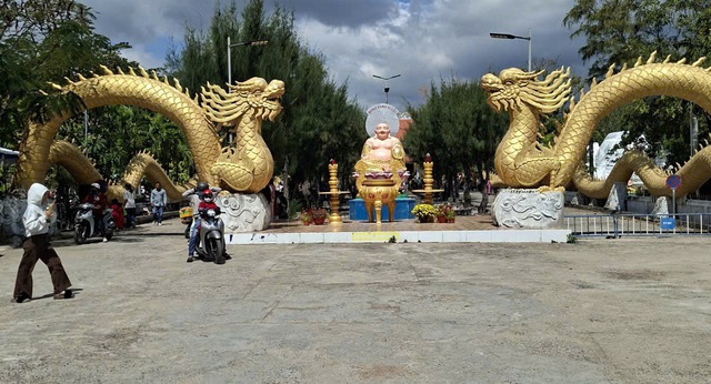 Du xuân thăm ngôi chùa làm bằng vỏ ốc độc đáo ở miền Trung- Ảnh 7.