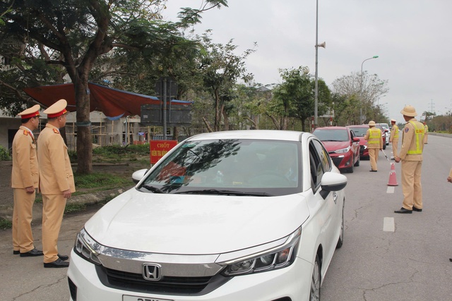 Ngày Tết vẫn xử lý nghiêm nồng độ cồn, không có ngoại lệ- Ảnh 1.