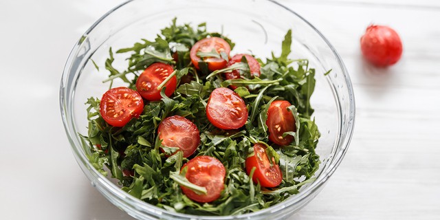 5 công thức salad 'xanh' giúp đánh bay mỡ thừa và giảm cân sau Tết- Ảnh 4. 5 công thức salad 'xanh' giúp đánh bay mỡ thừa và giảm cân sau Tết- Ảnh 4.