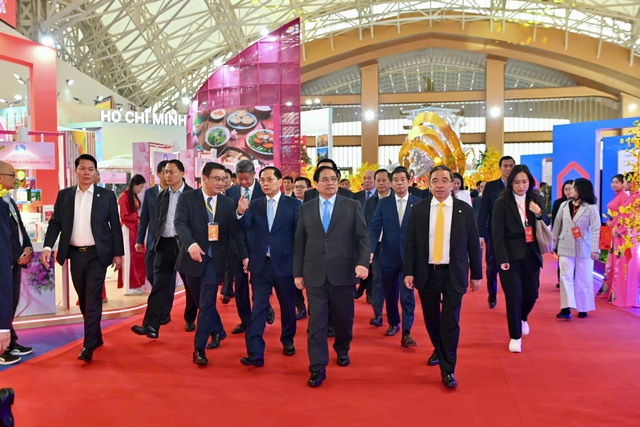 Thủ tướng Phạm Minh Chính dự Lễ khai mạc Hội chợ Mùa Xuân 2026- Ảnh 2. Thủ tướng Phạm Minh Chính dự Lễ khai mạc Hội chợ Mùa Xuân 2026- Ảnh 2.
