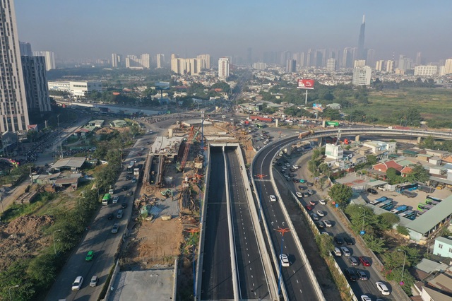 Thông xe hầm chui nút giao An Phú, giảm ùn tắc phía đông TPHCM- Ảnh 1.