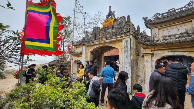 Du khách lên rừng, xuống biển cầu may đầu năm- Ảnh 8.