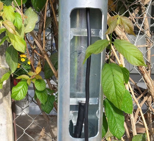 Nhiều trụ đèn đường nông thôn ở Lâm Đồng bị cắt trộm dây điện dịp Tết- Ảnh 1.