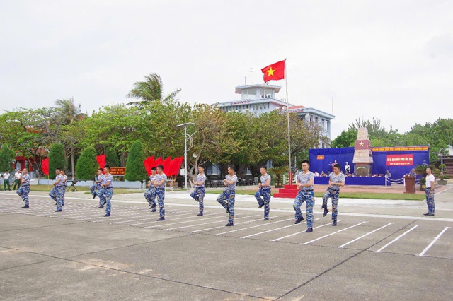 Sôi nổi ra quân huấn luyện năm 2026 trên các đảo ở Trường Sa- Ảnh 1.