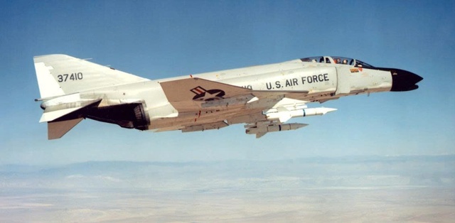 10 máy bay quân sự lâu đời nhất vẫn đang hoạt động tiền tuyến- Ảnh 3.