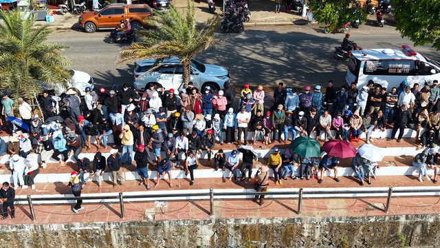 Tranh tài sôi nổi tại giải đua thuyền nam truyền thống tại Đắk Lắk- Ảnh 8.