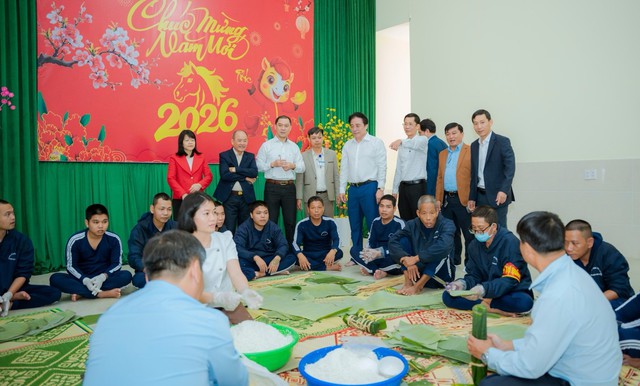 Xây dựng hệ thống y tế TP Huế phát triển toàn diện hiện đại, công bằng, bền vững, lấy người dân làm trung tâm- Ảnh 2.