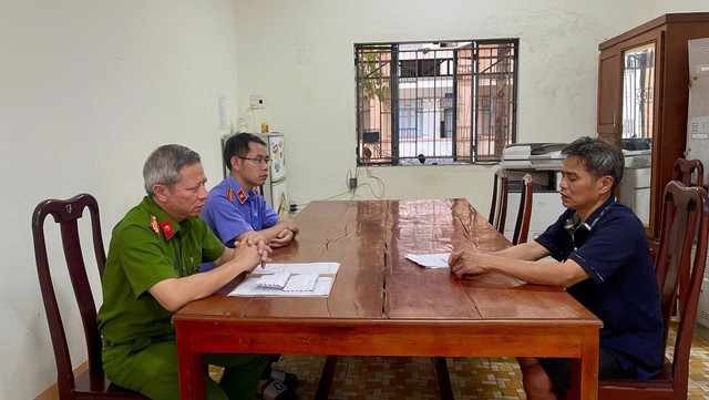 Chích điện khi vợ đang ngủ, người chồng bị điều tra về hành vi giết người- Ảnh 1. Chích điện khi vợ đang ngủ, người chồng bị điều tra về hành vi giết người- Ảnh 1.