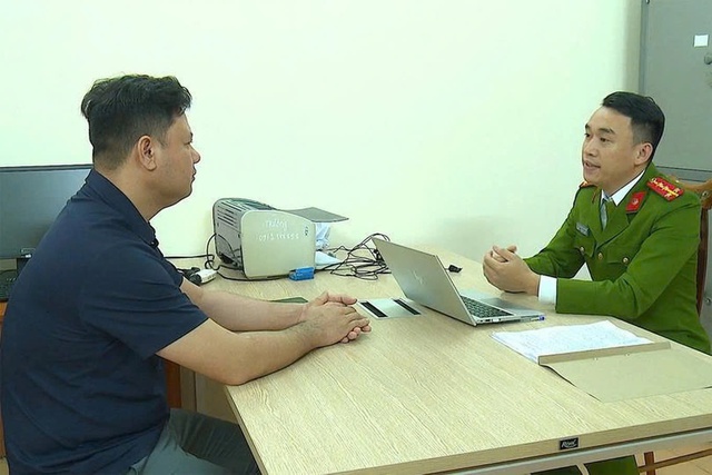 Khởi tố người đàn ông điều thêm ô tô chặn xe ngày mùng 2 Tết- Ảnh 1.