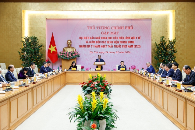 Thủ tướng gửi ngành Y tế:  'Giữ trọn y đức - Vững vàng y thuật - Nâng tầm y lý - Vượt qua nghịch cảnh - Tất cả vì dân'- Ảnh 2.