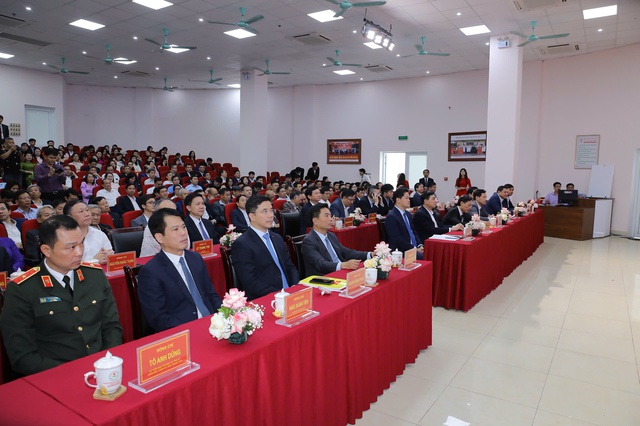 Thứ trưởng Thường trực Bộ Y tế Vũ Mạnh Hà dự lễ khánh thành hệ thống xạ trị gia tốc tại Bệnh viện Ung bướu Thanh Hóa- Ảnh 1. Thứ trưởng Thường trực Bộ Y tế Vũ Mạnh Hà dự lễ khánh thành hệ thống xạ trị gia tốc tại Bệnh viện Ung bướu Thanh Hóa- Ảnh 1.