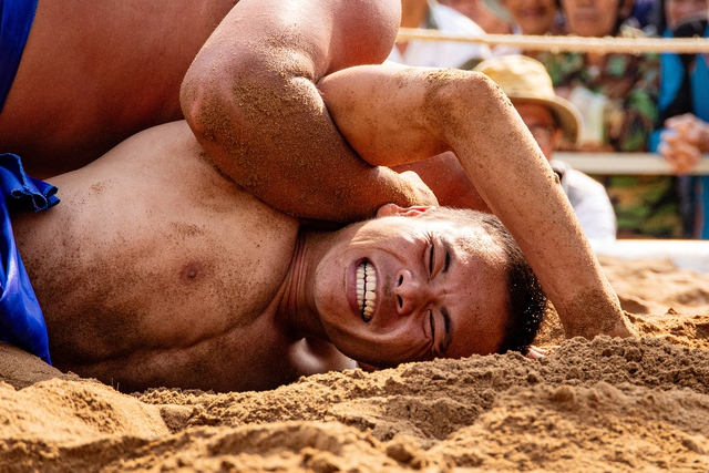 Hội vật làng Sình: Từ sới vật cổ truyền đến sân chơi đầu xuân - Ảnh 11.