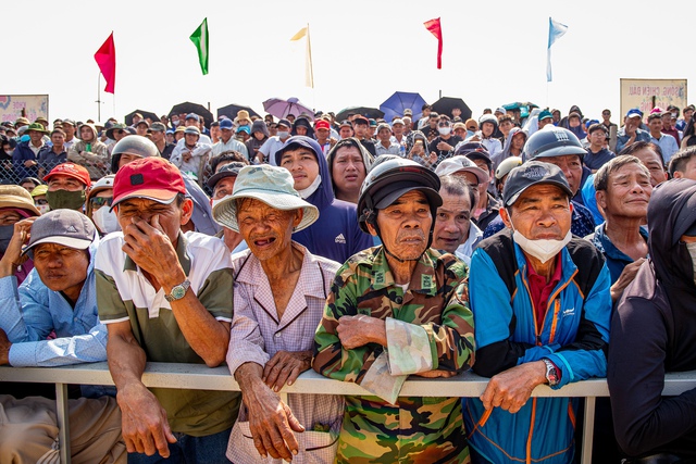 Hội vật làng Sình: Từ sới vật cổ truyền đến sân chơi đầu xuân - Ảnh 4.