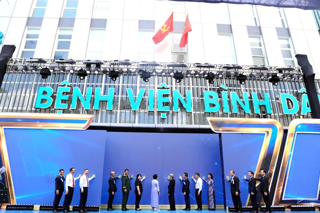 Bệnh viện Bình Dân đón nhận Huân chương Lao động hạng Nhì- Ảnh 3.