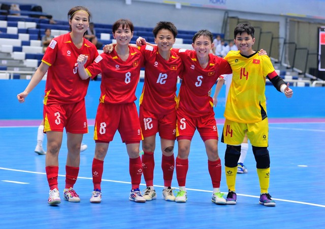 Lịch thi đấu bóng đá hôm nay ngày 28/2 - 1/3: Futsal nữ Việt Nam đấu Thái Lan- Ảnh 1.