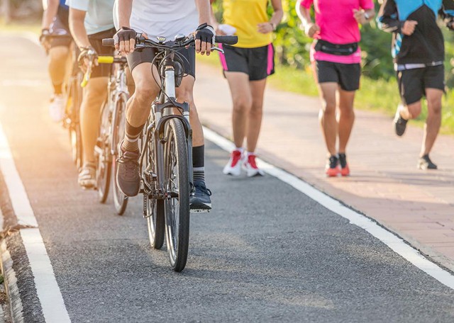 Chạy bộ hay đạp xe giảm cân nhanh hơn?- Ảnh 1.