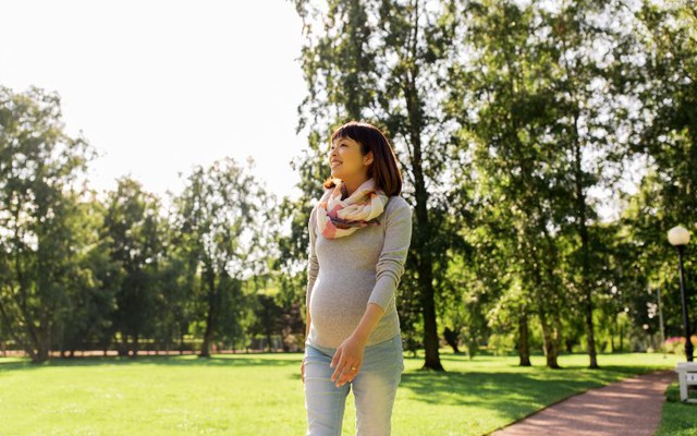 6 cách đơn giản nhưng hiệu quả giúp bà bầu giảm đau lưng - Ảnh 3.