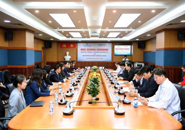 Dấu mốc hợp tác lần thứ 5 giữa BV Đại học Y Dược TPHCM và Medtronic Việt Nam- Ảnh 3.