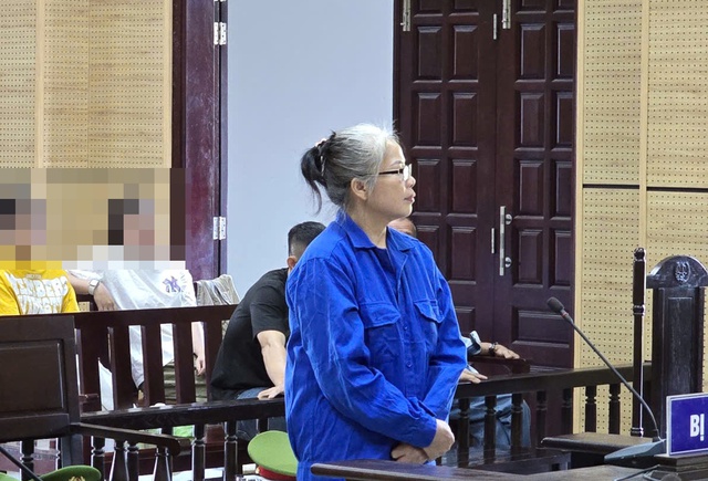 Phạt 9 tháng tù đối tượng ném gậy quấn vải tẩm xăng vào lực lượng chức năng- Ảnh 1.