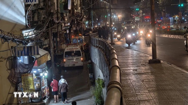 TPHCM thăm hỏi, hỗ trợ gia đình nạn nhân vụ cháy khiến 3 mẹ con tử vong- Ảnh 1. TPHCM thăm hỏi, hỗ trợ gia đình nạn nhân vụ cháy khiến 3 mẹ con tử vong- Ảnh 1.