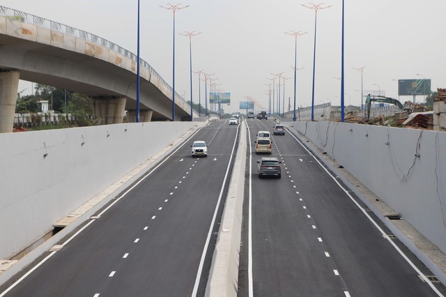 TPHCM: Nhiều tài xế vẫn bỡ ngỡ, di chuyển nhầm ở hầm chui nút giao An Phú- Ảnh 5.