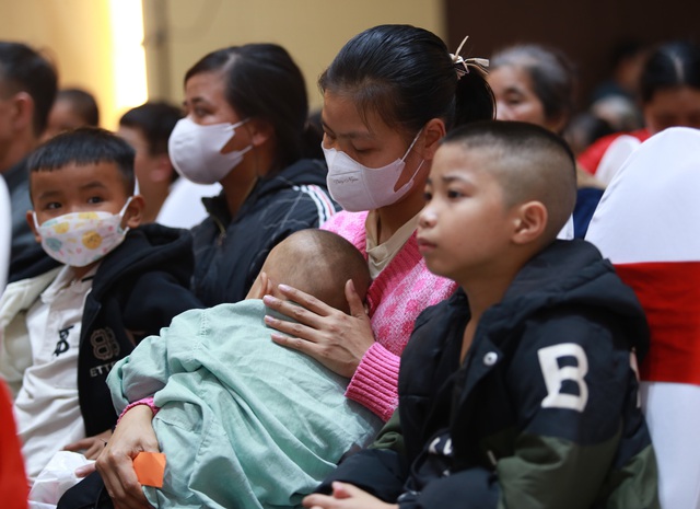 Gần 700 triệu đồng đến với bệnh nhân ung thư khó khăn dịp 'Xuân yêu thương 2026'- Ảnh 8.