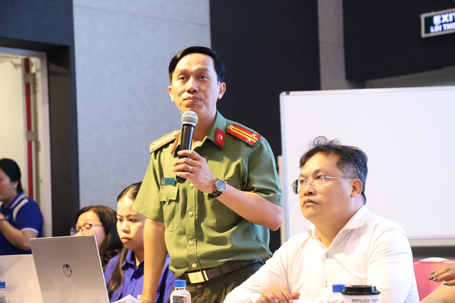 Công an chỉ rõ '4 không, 2 cảnh giác' giúp trẻ tránh bị lừa đảo- Ảnh 2.