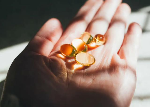 Người cao tuổi nên bổ sung Omega-3 bằng cách nào?- Ảnh 1.