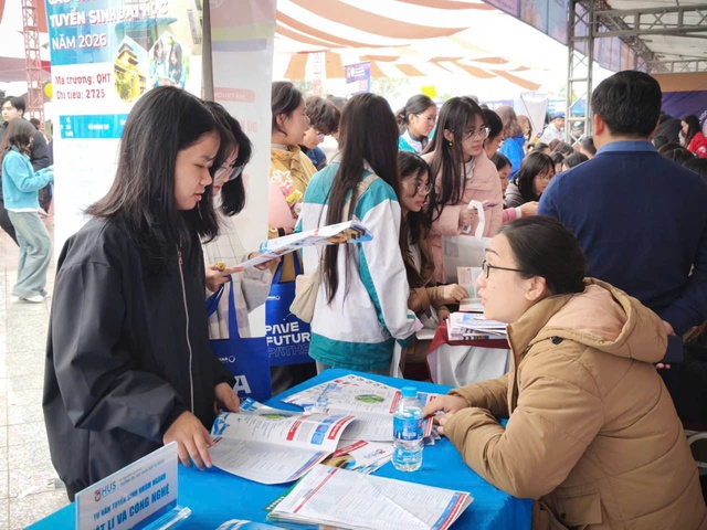 Tổ hợp C00 thu hẹp nhưng cơ hội có còn cho thí sinh?- Ảnh 1.