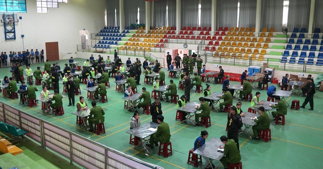 Ổ nhóm dùng phần mềm hẹn hò lừa đảo 200 tỷ đồng- Ảnh 1.