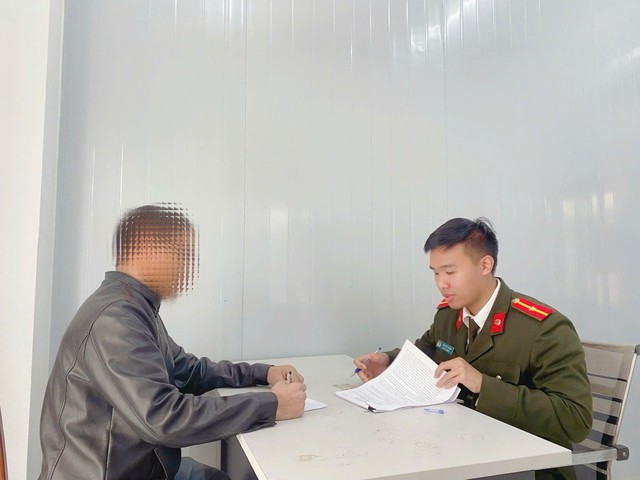 Xử phạt đối tượng chia sẻ, đăng tải thông tin sai sự thật, xúc phạm CSGT trên mạng xã hội- Ảnh 1.