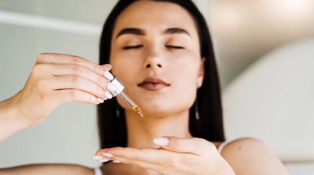 Cảnh báo các nguyên nhân gây viêm da dịp Tết nhiều người mắc phải- Ảnh 2.