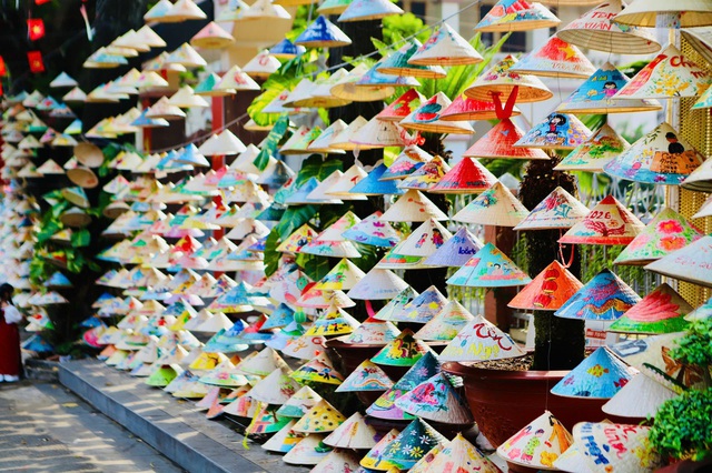 'Đường heo đất' rực rỡ sắc Xuân, điểm check-in độc đáo giữa lòng Thủ Dầu Một- Ảnh 8.