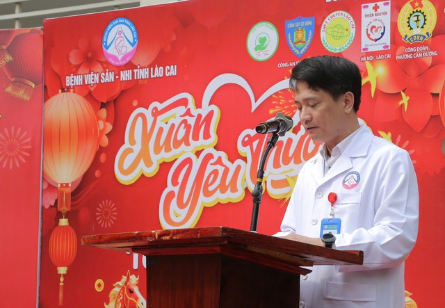 Đem Tết sớm đến bệnh viện- Ảnh 1.