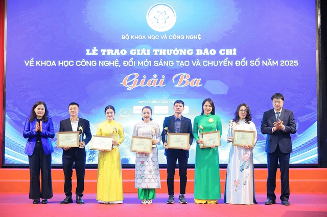 Báo Sức khỏe và Đời sống nhận giải Ba, giải báo chí về khoa học công nghệ, đổi mới sáng tạo và chuyển đổi số 2025- Ảnh 1.