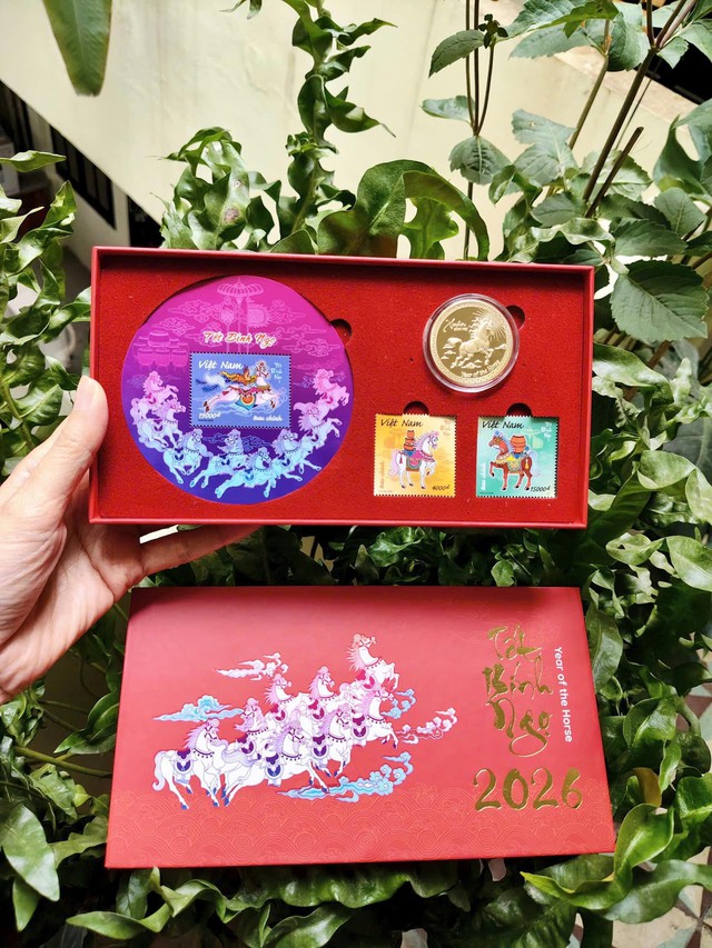 Phát hành tem 'Tết Bính Ngọ' và xu 'Nhật Mã Phi Vân' chào Xuân 2026- Ảnh 2.