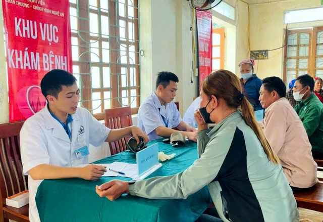 Tư vấn sức khỏe cho người dân.