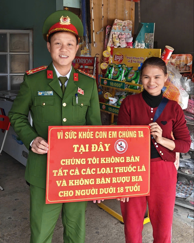 Đại úy Công an xã đưa pháp luật lên Facebook để gần dân hơn- Ảnh 2.