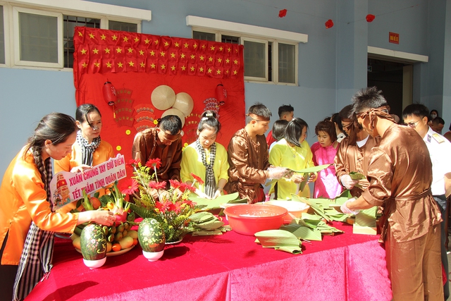 Ấm áp chương trình 'Xuân chung tay giữ biển – Tết thắm tình quân dân'- Ảnh 5.