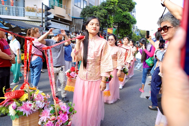 Đông nghịt người dự Lễ Nghinh Ông Quan Thánh Đế Quân- Ảnh 5.