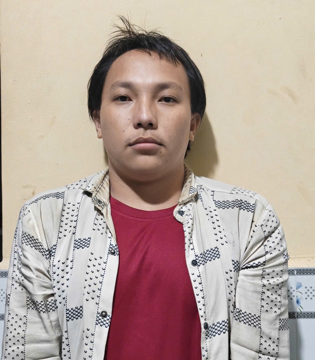 Tạm giữ đối tượng tạt xăng đốt người mua ve chai vì cho rằng bị nói xấu- Ảnh 1.