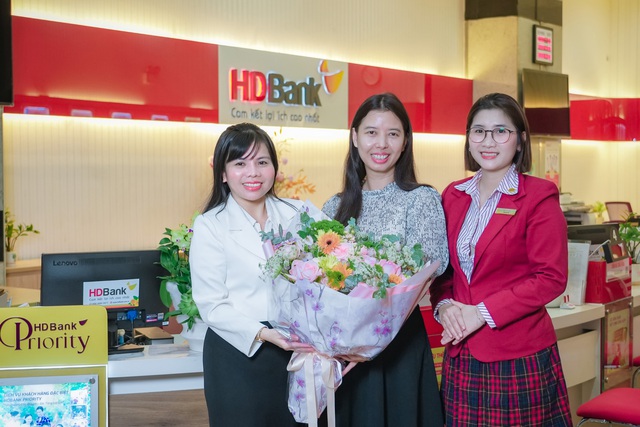 Chủ nhân giải 3 tỷ đồng đã lộ diện, hành trình 'Tiết kiệm Tỷ phú' tại HDBank khép lại trong những khoảnh khắc vỡ òa- Ảnh 2.