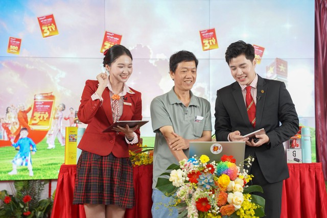 Chủ nhân giải 3 tỷ đồng đã lộ diện, hành trình 'Tiết kiệm Tỷ phú' tại HDBank khép lại trong những khoảnh khắc vỡ òa- Ảnh 1.