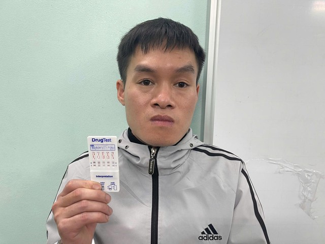 Mẹ 'sốc nặng' khi nhận được ảnh khỏa thân của con gái 14 tuổi từ người lạ- Ảnh 1.