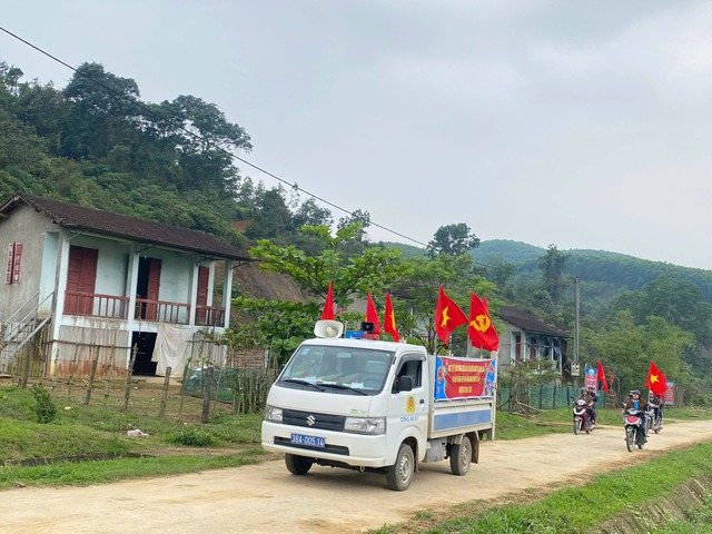 Khắp nẻo đường Hà Tĩnh rộn ràng trước ngày bầu cử- Ảnh 2.