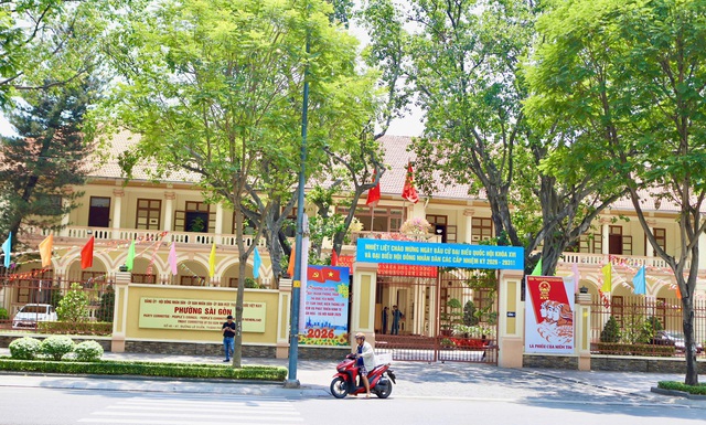 TPHCM rực rỡ cờ hoa trước ngày bầu cử 15/3- Ảnh 7.