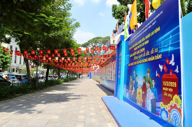 TPHCM rực rỡ cờ hoa trước ngày bầu cử 15/3- Ảnh 4.