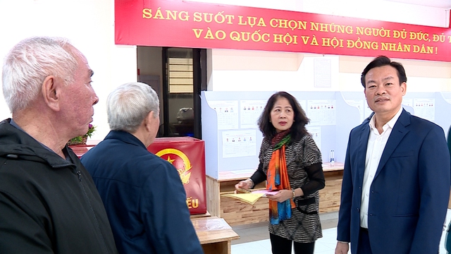 Hà Nội trước thềm ‘Ngày hội non sông’ - Ảnh 2.