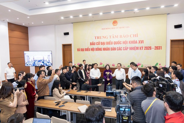 Chủ tịch Quốc hội: 'Điều quan trọng nhất chính là sự đồng thuận giữa ý Đảng và lòng dân'- Ảnh 1. Chủ tịch Quốc hội: 'Điều quan trọng nhất chính là sự đồng thuận giữa ý Đảng và lòng dân'- Ảnh 1.