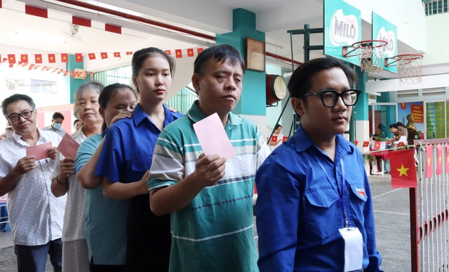 Lá phiếu bầu từ những người khiếm thị- Ảnh 2.